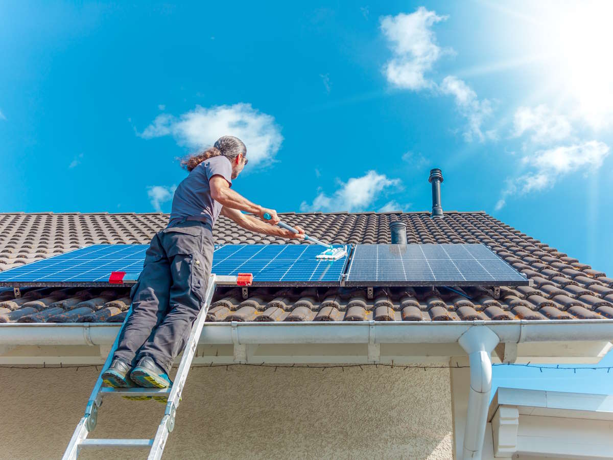 Zonnepanelen reinigen